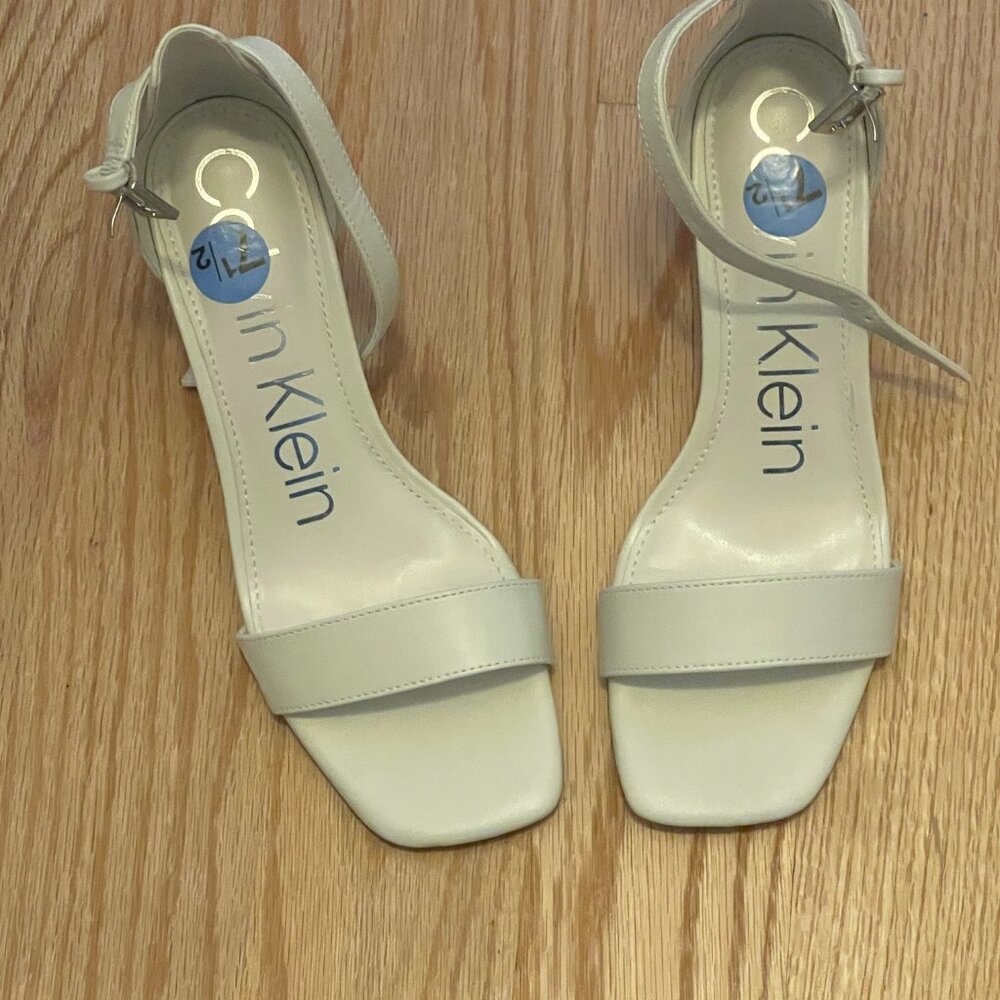 Calvin Klein Nolene block heel, adjustable ankle strap sandal - size 7 1/2